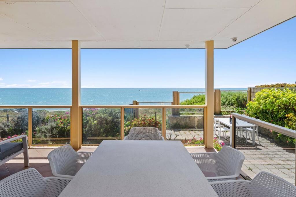 Absolute Oceanfront Escape Villa Mandurah Exterior photo