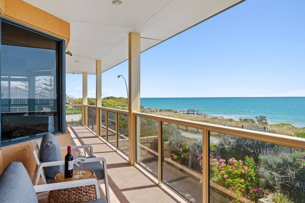 Absolute Oceanfront Escape Villa Mandurah Exterior photo