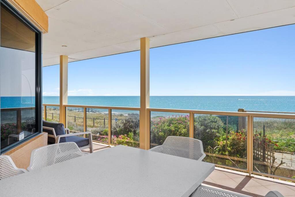 Absolute Oceanfront Escape Villa Mandurah Exterior photo