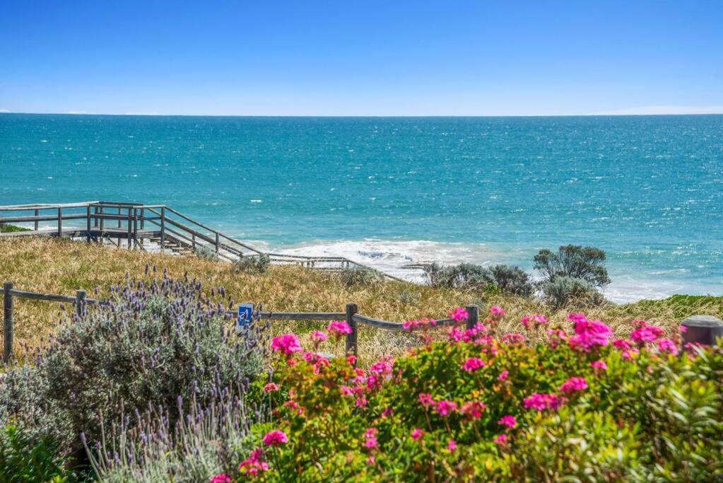 Absolute Oceanfront Escape Villa Mandurah Exterior photo