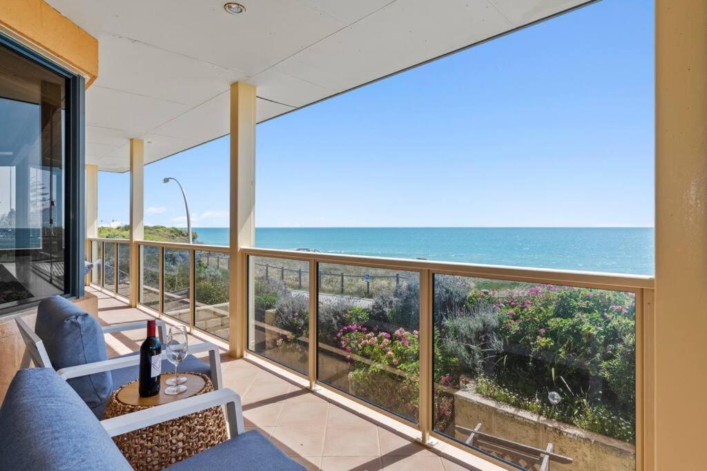 Absolute Oceanfront Escape Villa Mandurah Exterior photo